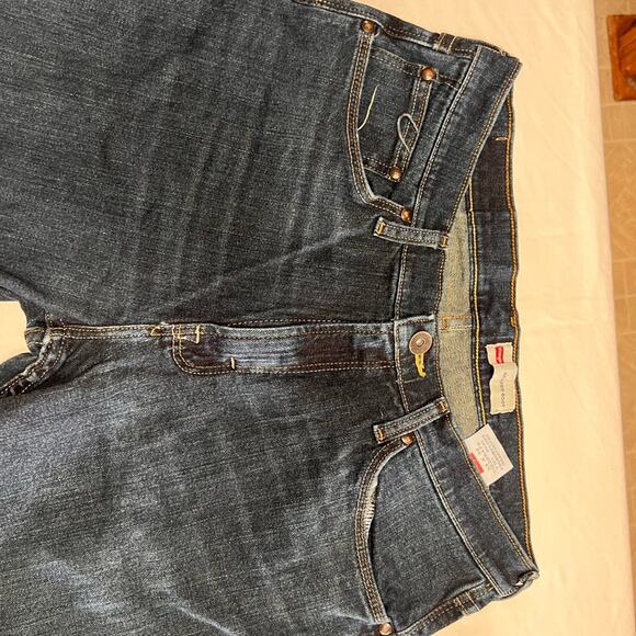 Men’s Relaxed boot fit wrangler jeans - Picture 5 of 10